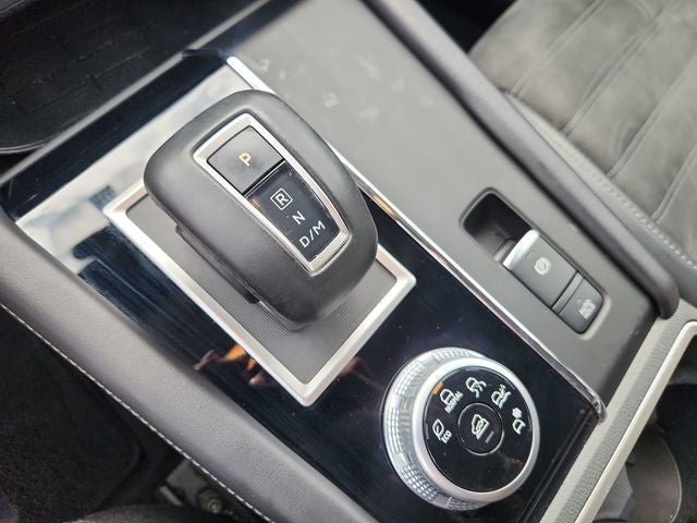 2024 Mitsubishi Outlander Base