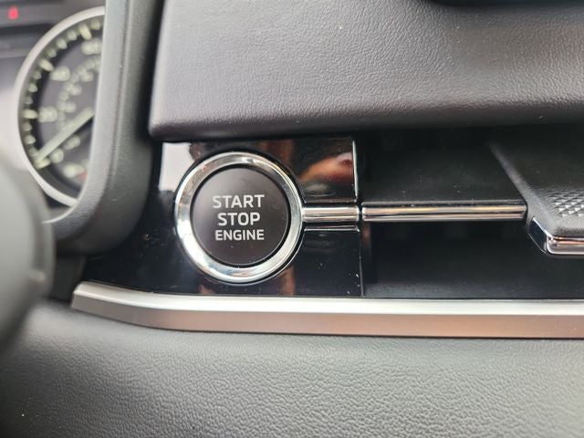 2024 Mitsubishi Outlander Base