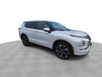 2024 Mitsubishi Outlander Base