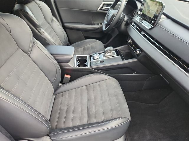 2024 Mitsubishi Outlander Base
