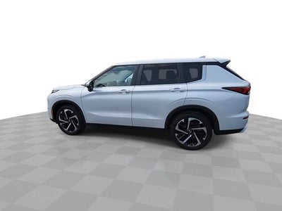 2024 Mitsubishi Outlander Base