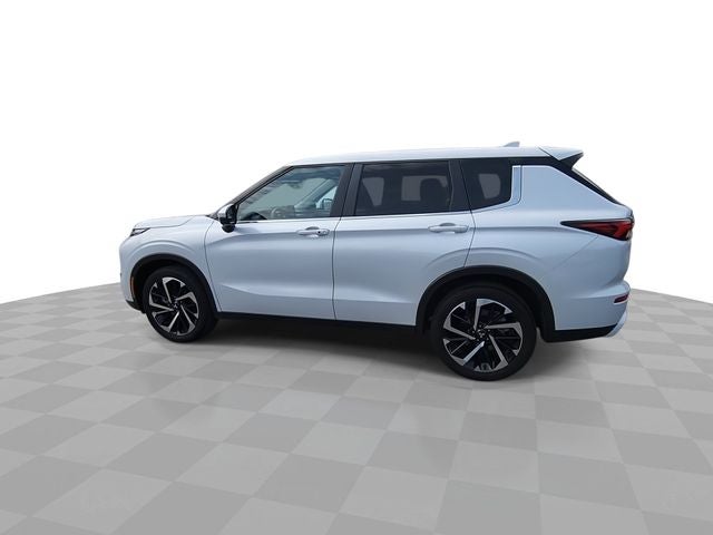 2024 Mitsubishi Outlander Base