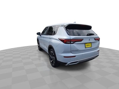 2024 Mitsubishi Outlander Base