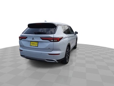 2024 Mitsubishi Outlander Base