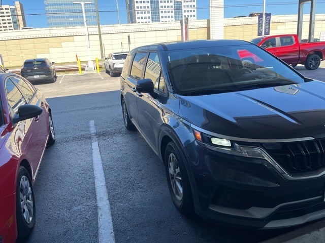 2023 Kia Carnival LX