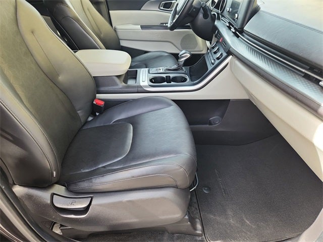 2023 Kia Carnival LX