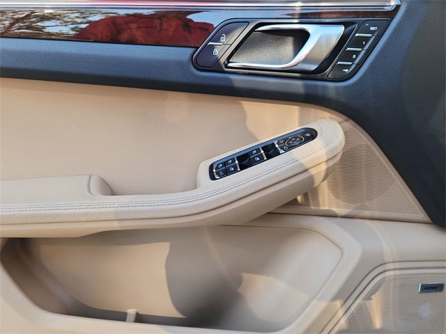 2022 Porsche Macan Base