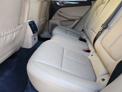 2022 Porsche Macan Base