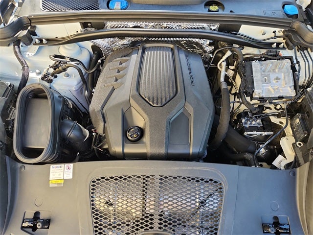 2022 Porsche Macan Base