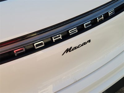 2022 Porsche Macan Base