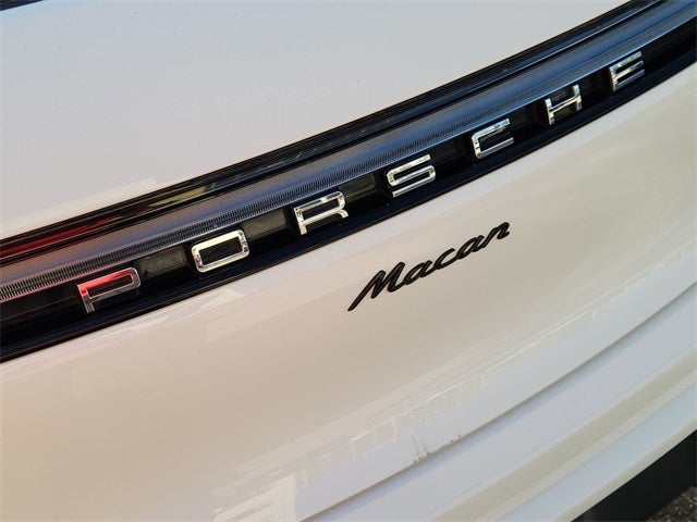 2022 Porsche Macan Base