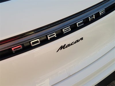 2022 Porsche Macan Base