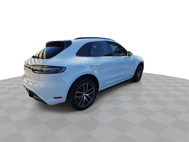 2022 Porsche Macan Base