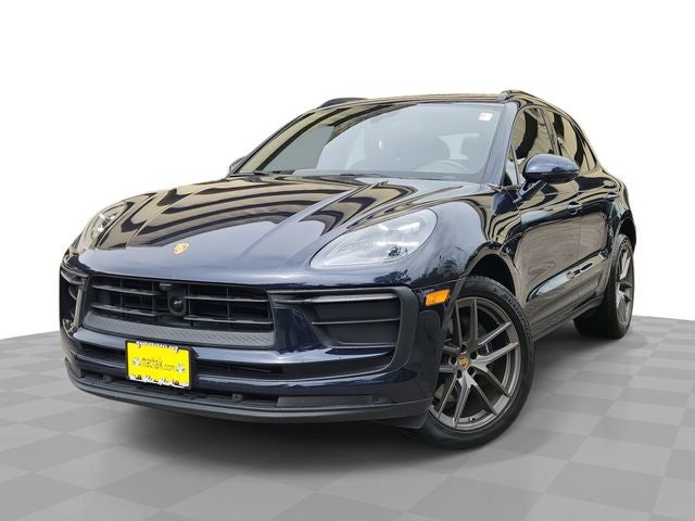 2022 Porsche Macan Base