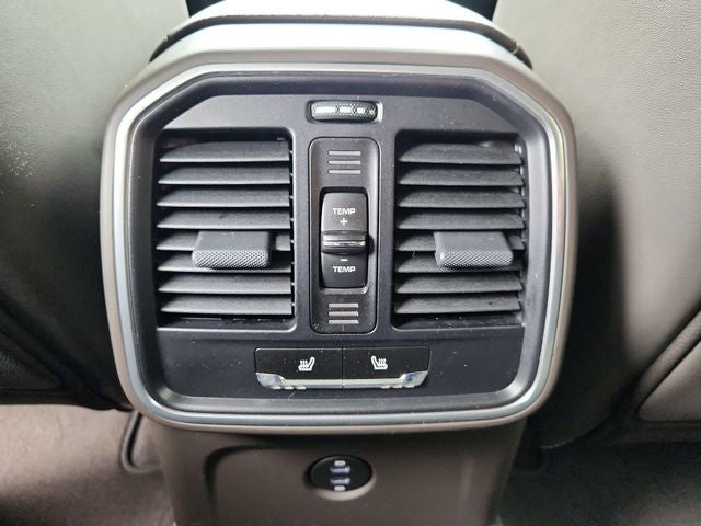 2022 Porsche Macan Base