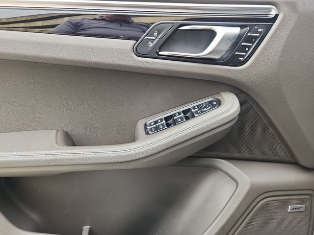 2022 Porsche Macan Base