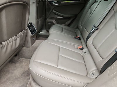 2022 Porsche Macan Base