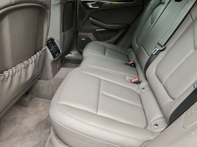 2022 Porsche Macan Base