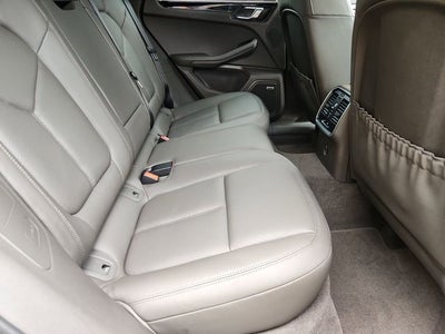 2022 Porsche Macan Base