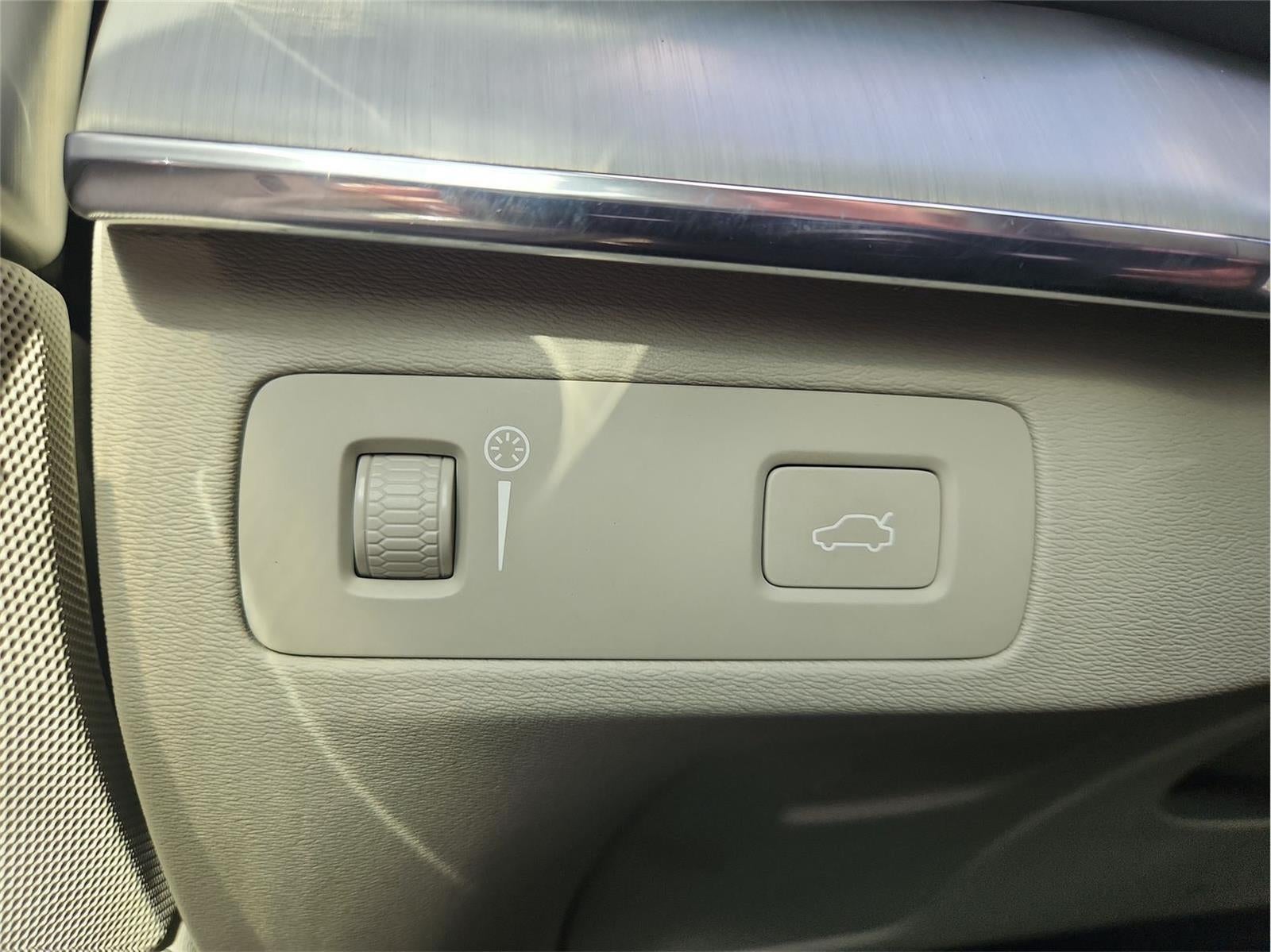 2021 Volvo XC90 Momentum