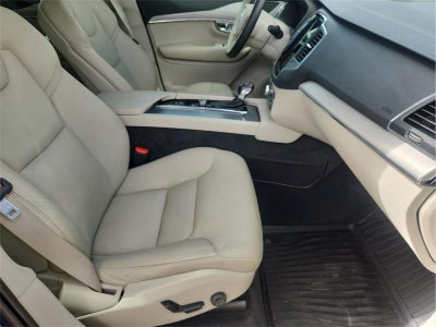 2021 Volvo XC90 Momentum