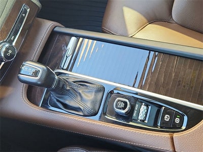 2019 Volvo XC90 T6 Momentum