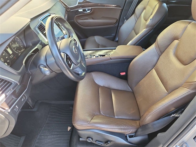 2019 Volvo XC90 T6 Momentum