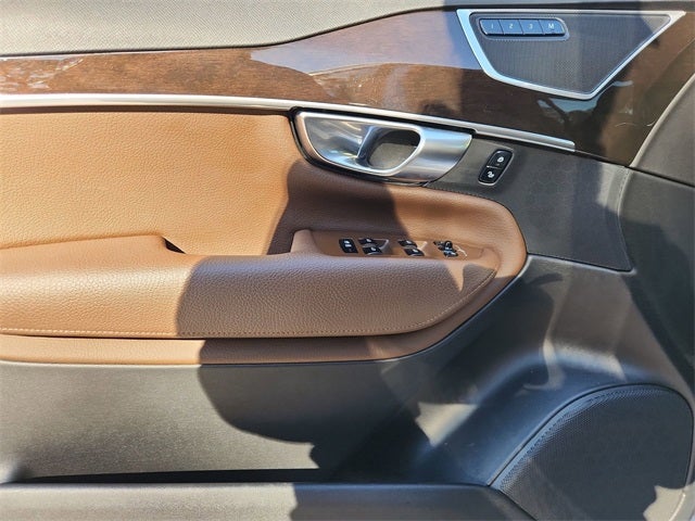 2019 Volvo XC90 T6 Momentum