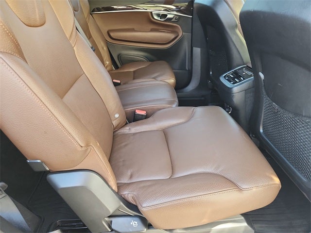 2019 Volvo XC90 T6 Momentum