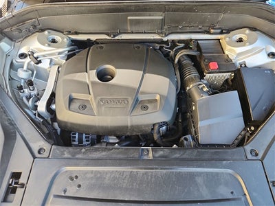 2019 Volvo XC90 T6 Momentum