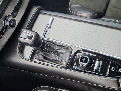 2016 Volvo XC90 T6 R-Design