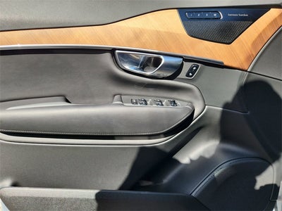 2023 Volvo XC90 Recharge Plug-In Hybrid T8 Plus 6 Passenger